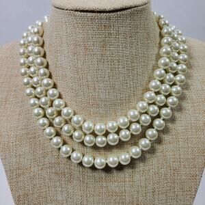 Vintage Necklace Faux Pearl 50 Inch White Shiny Pullover